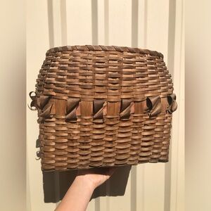 Vtg Primitive Wicker Basket , Brown Farmhouse Country Vase 13x12” READ
